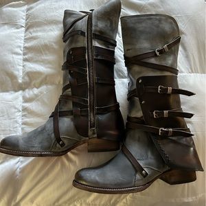 Brand new Freebird Rylie boots size 11 in Ice Multi